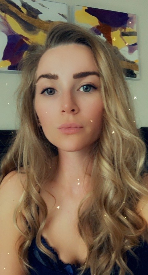 katiebells95 header picture leakfans.com