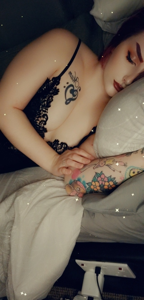 katielisa header picture leakfans.com