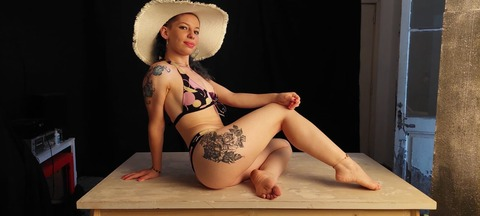 katrinapunk header picture leakfans.com