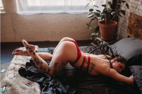 kay_kay1996 header picture leakfans.com