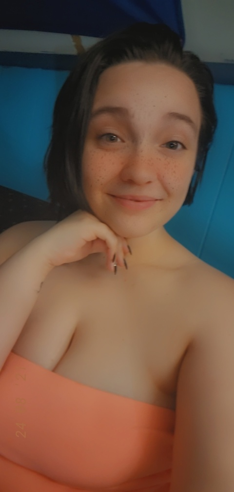 kengie_1997 header picture leakfans.com