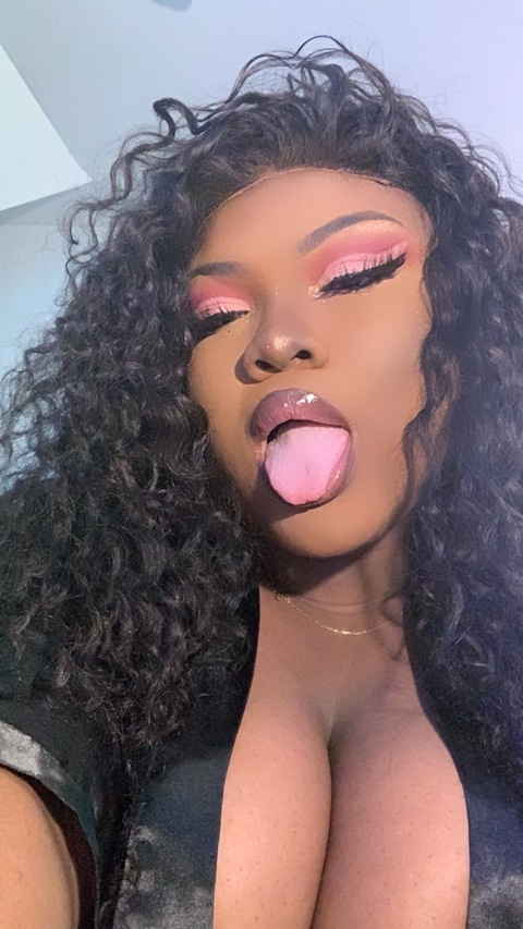 kianalexiss header picture leakfans.com