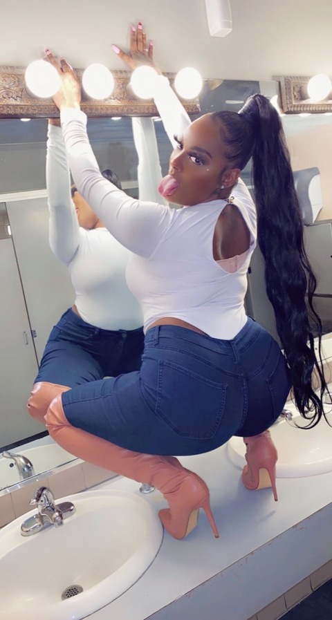 kivadiva1 header picture leakfans.com