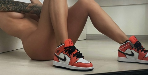 kkari_free header picture leakfans.com