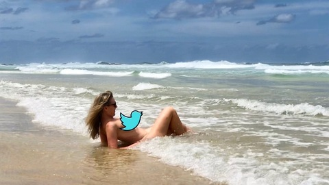 larastarr header picture leakfans.com