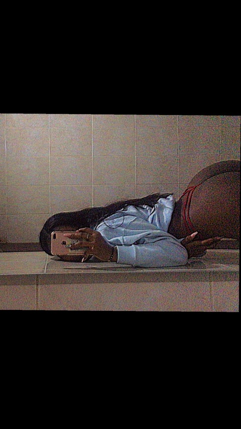 latremenda21 header picture leakfans.com