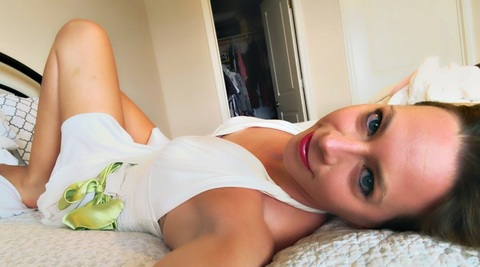 leigh_witte header picture leakfans.com