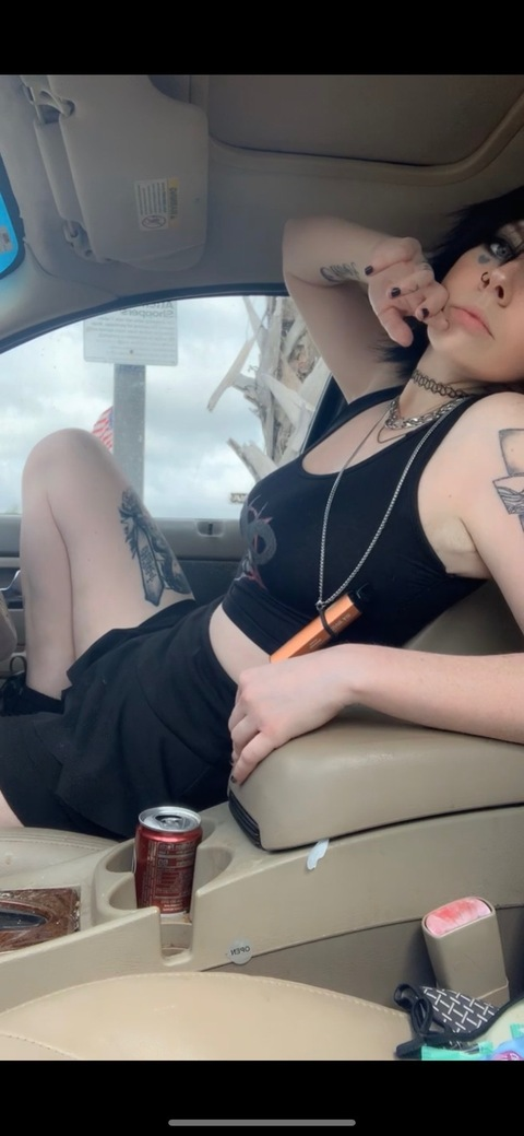 leighh_ header picture leakfans.com