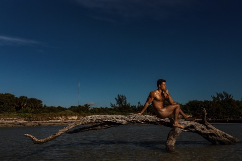 leviconely header picture leakfans.com