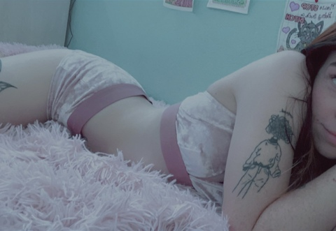 lil_red_bby header picture leakfans.com