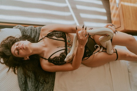 lilith.snake header picture leakfans.com