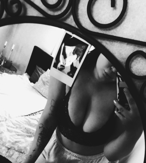 linnpaulina header picture leakfans.com