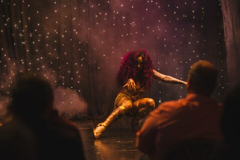 lirycsg header picture leakfans.com