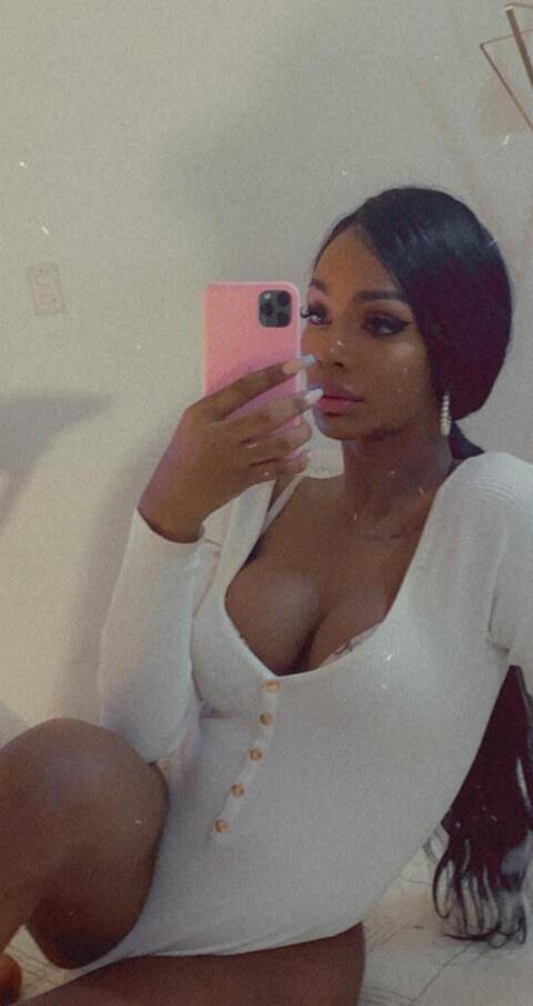 liz_lizsamtha header picture leakfans.com