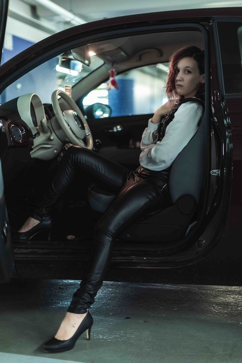 lizzy_photom header picture leakfans.com