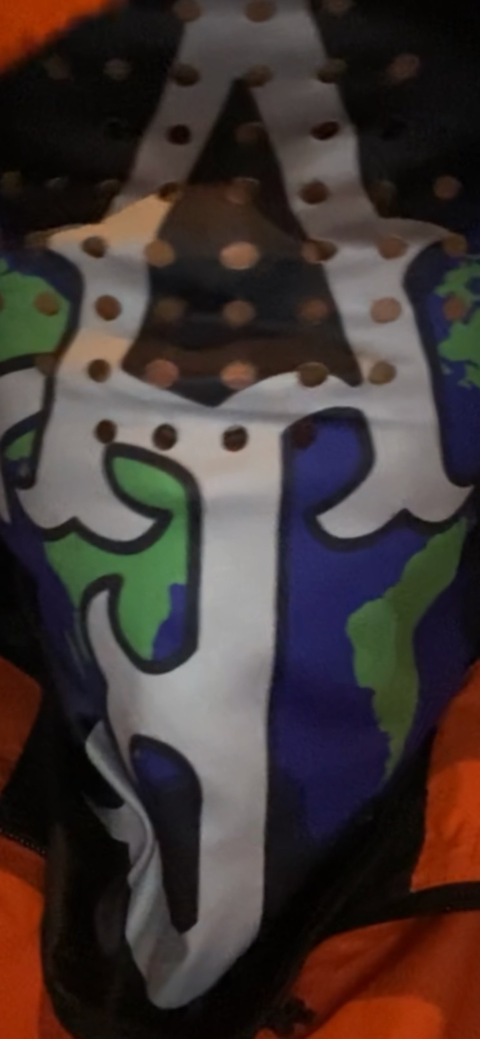 louieknows header picture leakfans.com