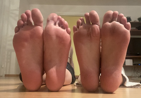 Header of lovefeet321