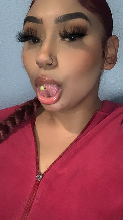 lovelybee777 header picture leakfans.com