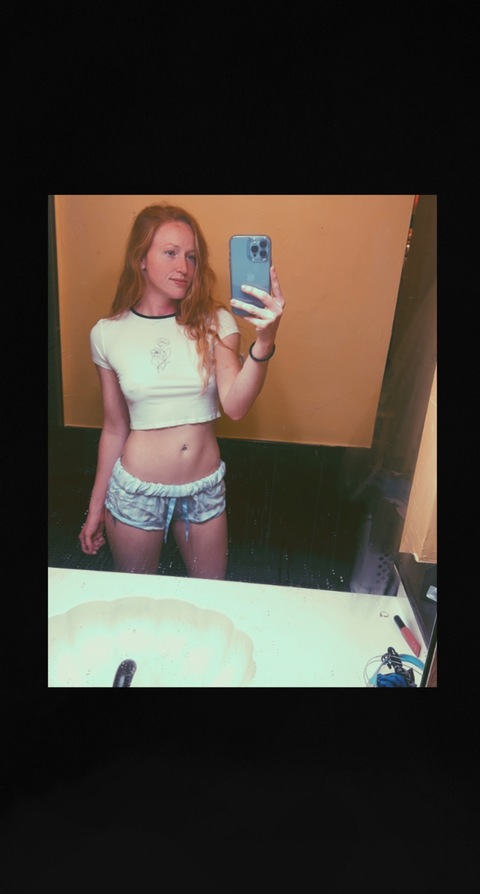 lovelylaceyhere header picture leakfans.com