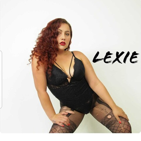 lovelylexie13 header picture leakfans.com