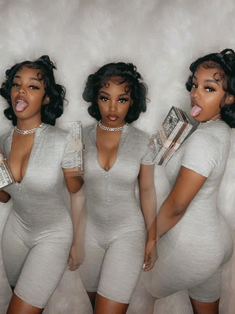 lucyluv_ header picture leakfans.com