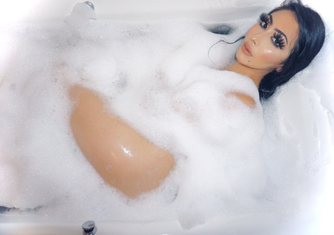 luna__69 header picture leakfans.com