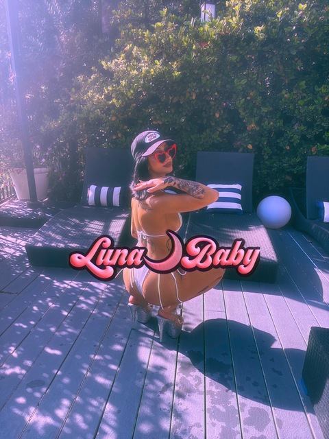 lunababyy69 header picture leakfans.com