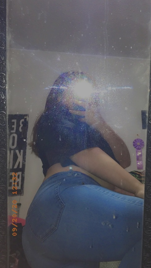 magicallypeachy header picture leakfans.com