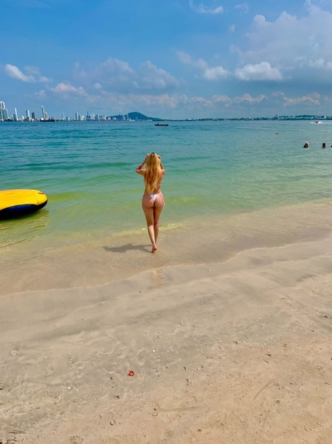 mary.valenciar header picture leakfans.com