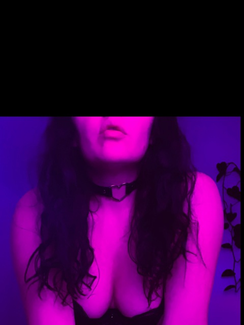 meruminx header picture leakfans.com