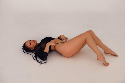 mia_cloudyy header picture leakfans.com