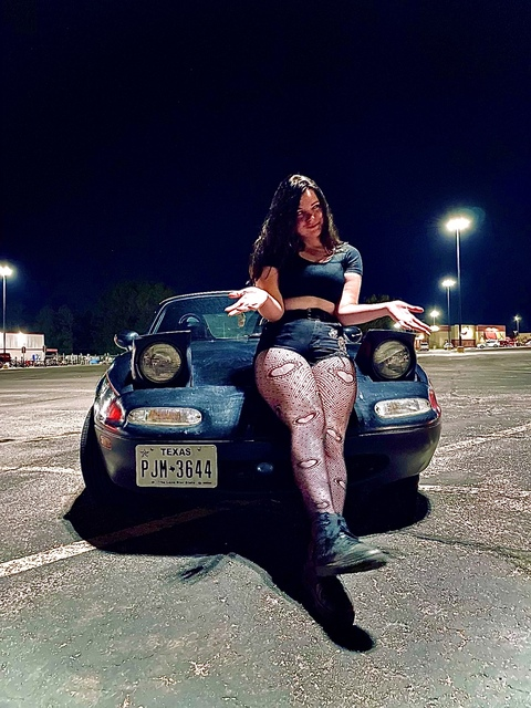 miatagirl93 header picture leakfans.com