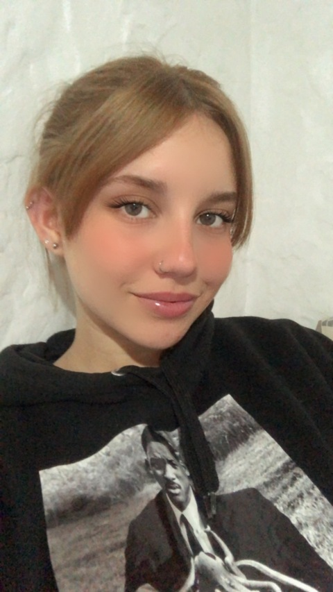 miliiiux header picture leakfans.com