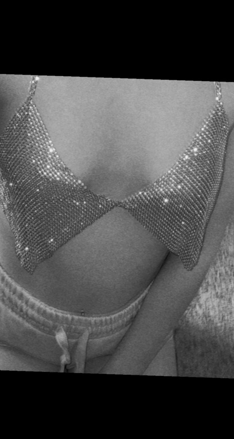 missmiaaa63 header picture leakfans.com