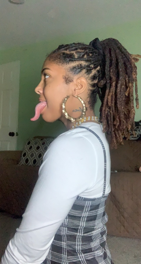 mistressoyin header picture leakfans.com