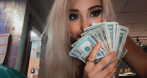 mj.robertson header picture leakfans.com