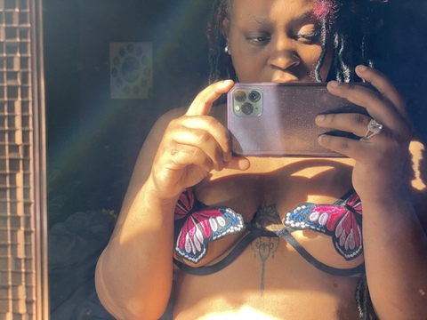 modelinblackk header picture leakfans.com