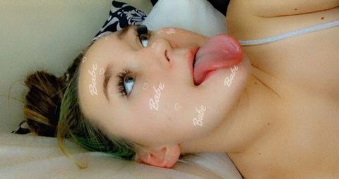 mollyevans header picture leakfans.com