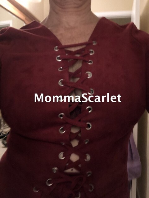 mommascarlet_ header picture leakfans.com