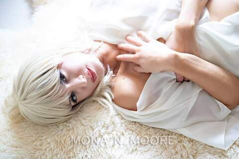 mona-n-moore header picture leakfans.com