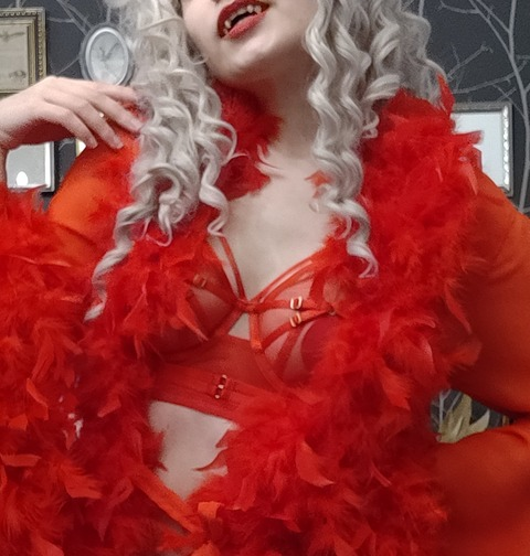 mona_isa header picture leakfans.com