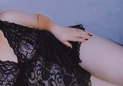 moontrixxx header picture leakfans.com