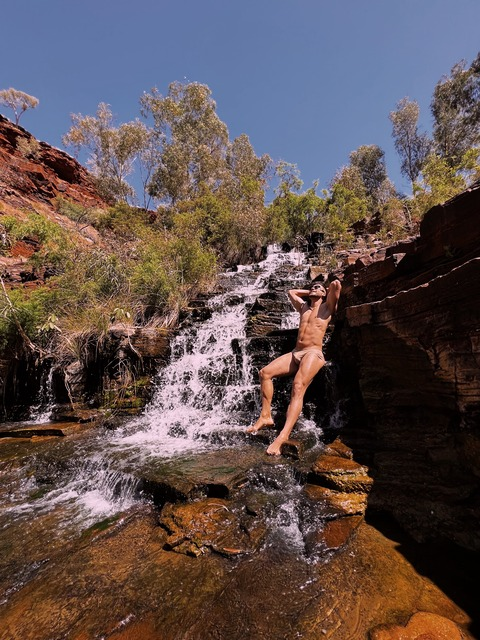 mr.pilf header picture leakfans.com