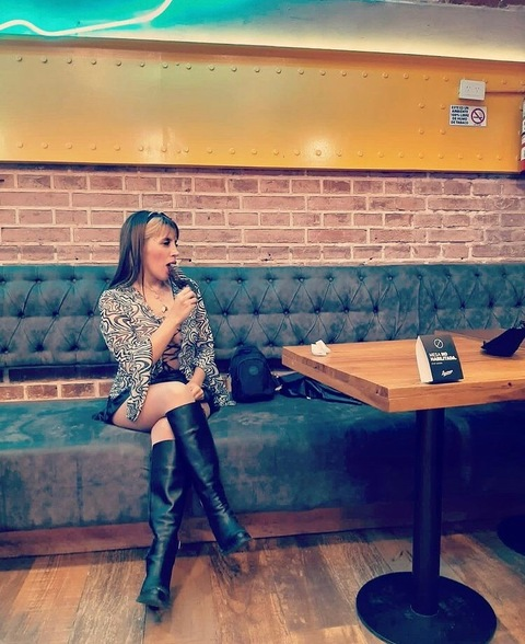 nadianinni header picture leakfans.com