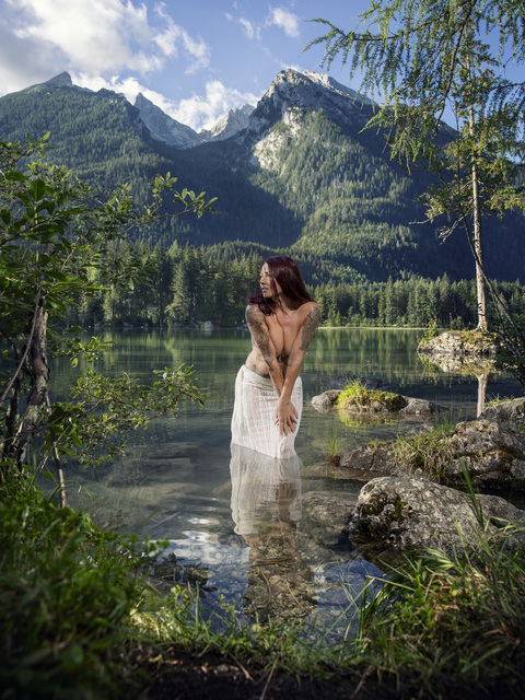 nadinaamina header picture leakfans.com