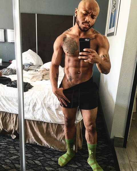 nelly_lavonta header picture leakfans.com