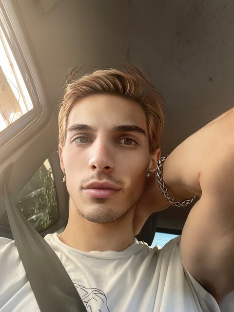 nickytaylor27 header picture leakfans.com