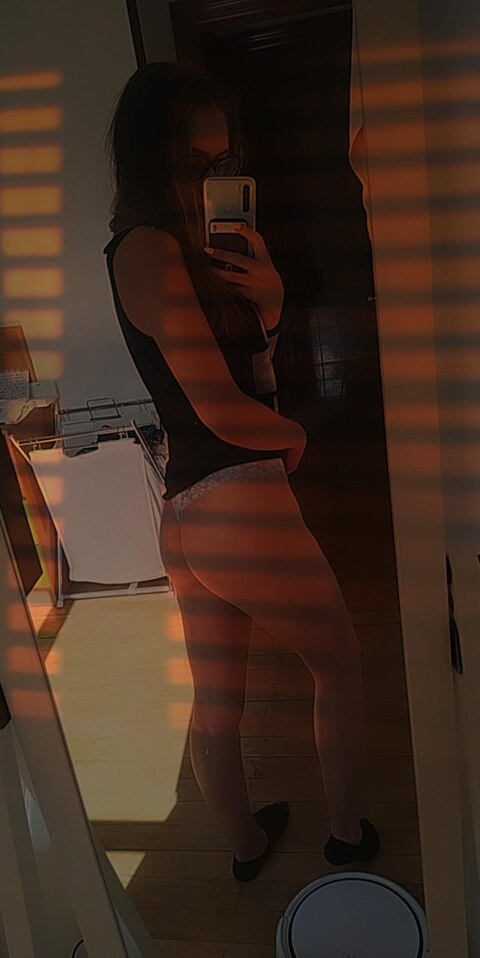 ninamartin header picture leakfans.com