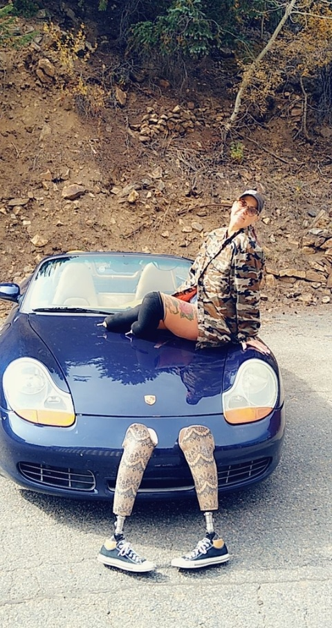 nofeetqueenbadass header picture leakfans.com