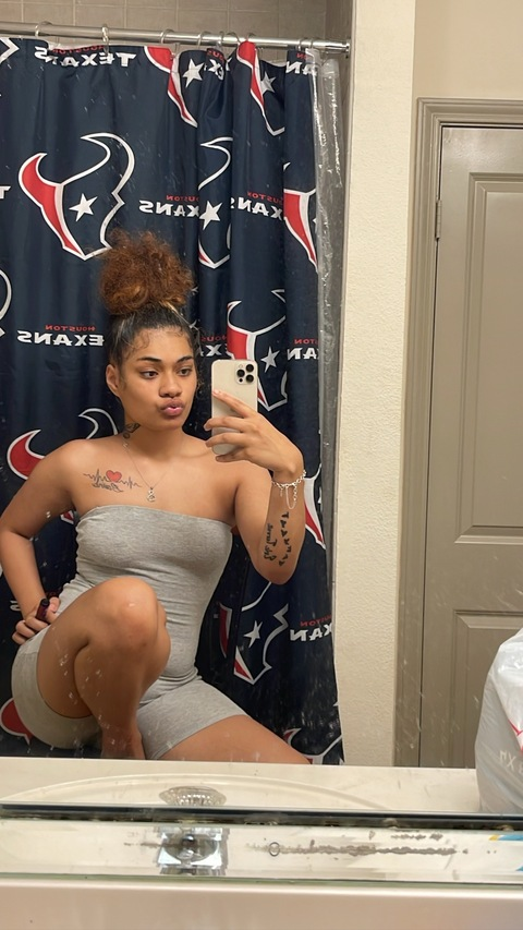 noonienooniee header picture leakfans.com